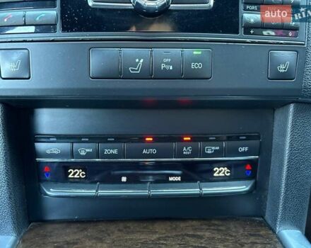 Черный Мерседес Е-Класс, объемом двигателя 2.1 л и пробегом 250 тыс. км за 12000 $, фото 15 на Automoto.ua