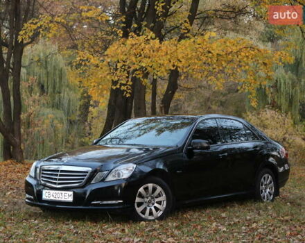 Черный Мерседес Е-Класс, объемом двигателя 2.1 л и пробегом 223 тыс. км за 14600 $, фото 2 на Automoto.ua