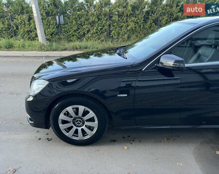 Черный Мерседес Е-Класс, объемом двигателя 2.14 л и пробегом 283 тыс. км за 12850 $, фото 7 на Automoto.ua