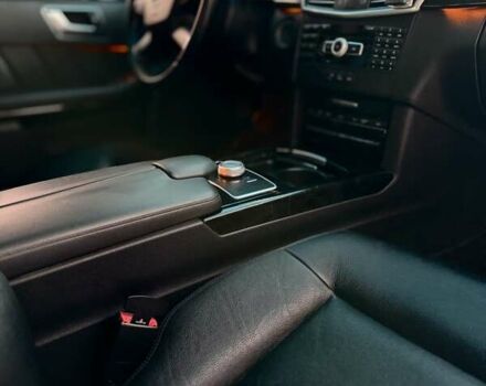 Чорний Мерседес Е-Клас, об'ємом двигуна 2.2 л та пробігом 420 тис. км за 11800 $, фото 10 на Automoto.ua