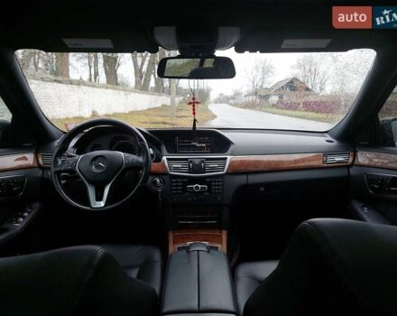 Черный Мерседес Е-Класс, объемом двигателя 3.5 л и пробегом 243 тыс. км за 16000 $, фото 8 на Automoto.ua