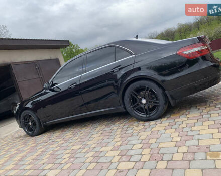 Черный Мерседес Е-Класс, объемом двигателя 2.2 л и пробегом 370 тыс. км за 12700 $, фото 10 на Automoto.ua