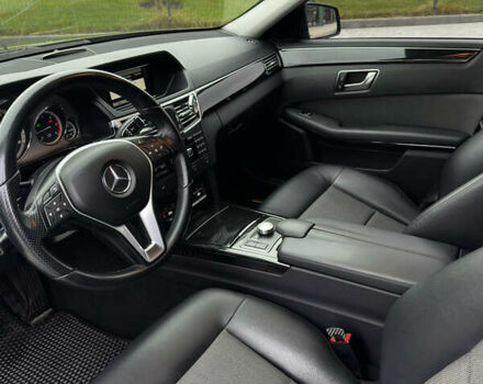 Черный Мерседес Е-Класс, объемом двигателя 2.2 л и пробегом 291 тыс. км за 13000 $, фото 21 на Automoto.ua