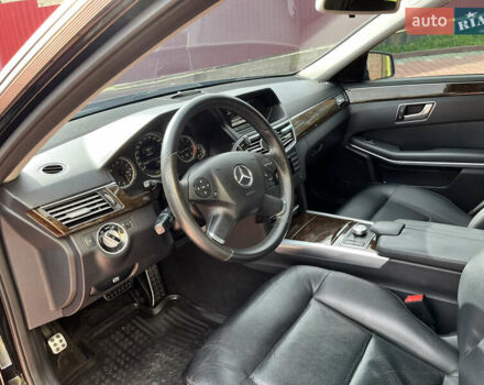 Черный Мерседес Е-Класс, объемом двигателя 2.14 л и пробегом 255 тыс. км за 14500 $, фото 62 на Automoto.ua