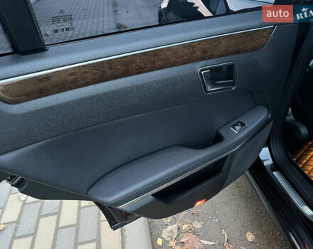 Черный Мерседес Е-Класс, объемом двигателя 2.14 л и пробегом 283 тыс. км за 12850 $, фото 16 на Automoto.ua