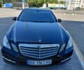 Черный Мерседес Е-Класс, объемом двигателя 1.8 л и пробегом 475 тыс. км за 9918 $, фото 1 на Automoto.ua