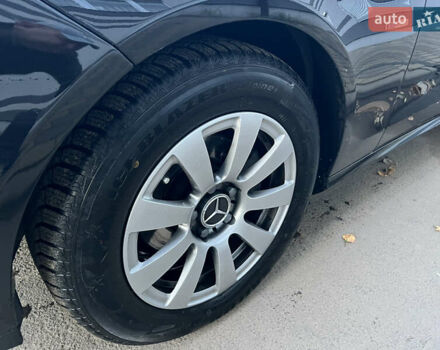 Черный Мерседес Е-Класс, объемом двигателя 2.14 л и пробегом 283 тыс. км за 12850 $, фото 10 на Automoto.ua