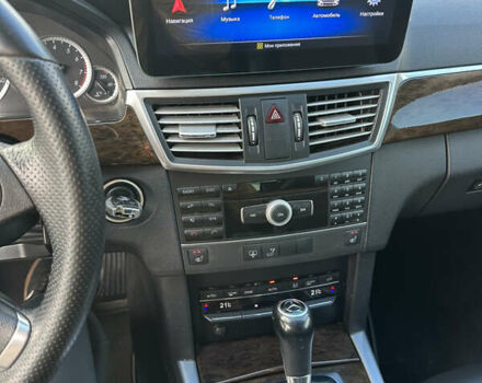 Чорний Мерседес Е-Клас, об'ємом двигуна 1.8 л та пробігом 255 тис. км за 10000 $, фото 14 на Automoto.ua