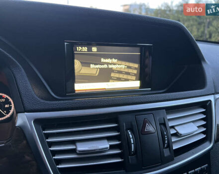 Черный Мерседес Е-Класс, объемом двигателя 2.14 л и пробегом 283 тыс. км за 12850 $, фото 26 на Automoto.ua