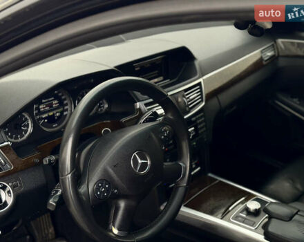 Мерседес Е-Класс 2012 в Умани на Automoto.ua Черный Мерседес Е-Класс, объемом двигателя 2.2 л и пробегом 345 тыс. км за 11451 $, фото 12 на Automoto.ua