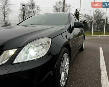 Черный Мерседес Е-Класс, объемом двигателя 1.8 л и пробегом 277 тыс. км за 10900 $, фото 9 на Automoto.ua