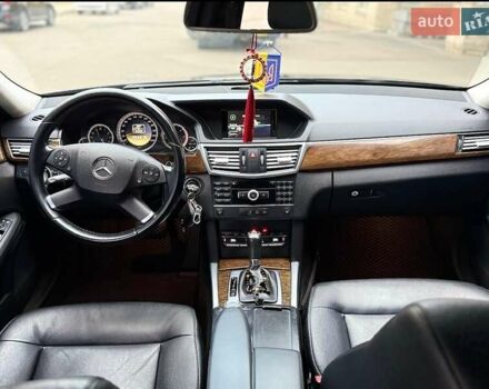 Мерседес Е-Класс 2012 в Харькове на Automoto.ua Черный Мерседес Е-Класс, объемом двигателя 2.14 л и пробегом 216 тыс. км за 14200 $, фото 9 на Automoto.ua