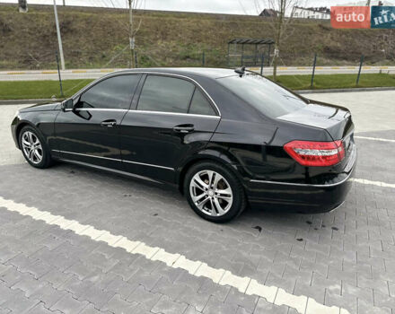 Черный Мерседес Е-Класс, объемом двигателя 2.2 л и пробегом 291 тыс. км за 13000 $, фото 4 на Automoto.ua