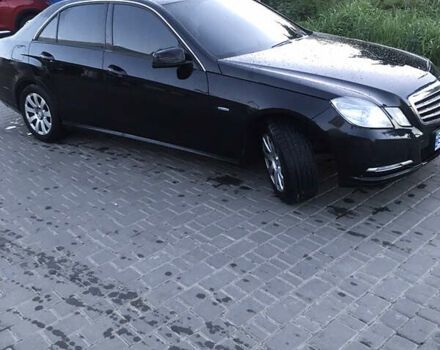 Черный Мерседес Е-Класс, объемом двигателя 1.8 л и пробегом 450 тыс. км за 9000 $, фото 18 на Automoto.ua