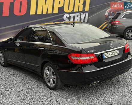 Черный Мерседес Е-Класс, объемом двигателя 2.2 л и пробегом 340 тыс. км за 12500 $, фото 16 на Automoto.ua