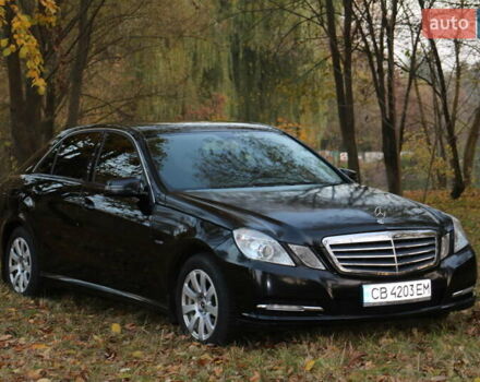 Черный Мерседес Е-Класс, объемом двигателя 2.1 л и пробегом 223 тыс. км за 14600 $, фото 3 на Automoto.ua