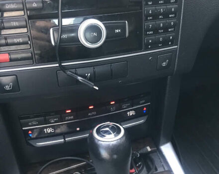 Черный Мерседес Е-Класс, объемом двигателя 1.8 л и пробегом 330 тыс. км за 8999 $, фото 13 на Automoto.ua