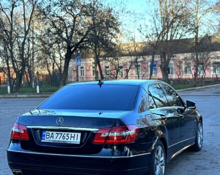 Черный Мерседес Е-Класс, объемом двигателя 2.1 л и пробегом 298 тыс. км за 14000 $, фото 3 на Automoto.ua