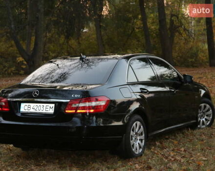 Черный Мерседес Е-Класс, объемом двигателя 2.1 л и пробегом 223 тыс. км за 14600 $, фото 1 на Automoto.ua