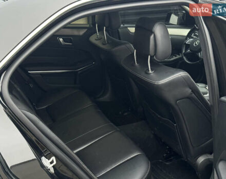 Чорний Мерседес Е-Клас, об'ємом двигуна 2 л та пробігом 329 тис. км за 13600 $, фото 13 на Automoto.ua