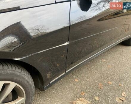 Черный Мерседес Е-Класс, объемом двигателя 2.14 л и пробегом 360 тыс. км за 15000 $, фото 4 на Automoto.ua