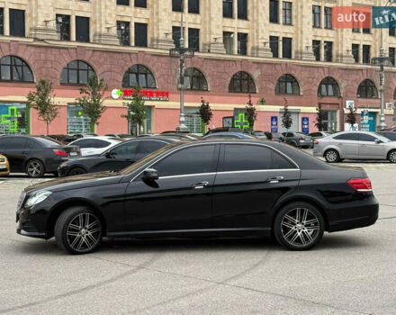 Черный Мерседес Е-Класс, объемом двигателя 2 л и пробегом 329 тыс. км за 13900 $, фото 19 на Automoto.ua