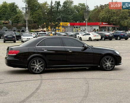 Черный Мерседес Е-Класс, объемом двигателя 2 л и пробегом 329 тыс. км за 13900 $, фото 30 на Automoto.ua