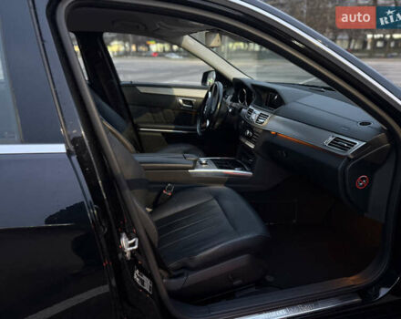 Черный Мерседес Е-Класс, объемом двигателя 2.14 л и пробегом 319 тыс. км за 16700 $, фото 28 на Automoto.ua