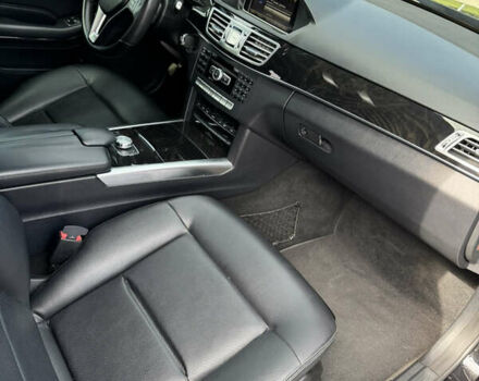 Черный Мерседес Е-Класс, объемом двигателя 2.14 л и пробегом 230 тыс. км за 17000 $, фото 23 на Automoto.ua