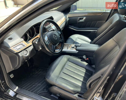 Черный Мерседес Е-Класс, объемом двигателя 2.2 л и пробегом 220 тыс. км за 17000 $, фото 6 на Automoto.ua