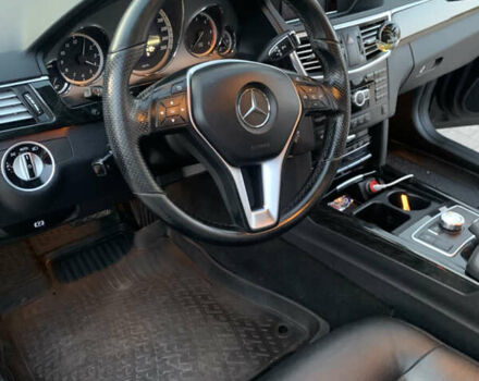 Мерседес Е-Класс 2013 в Дрогобыче на Automoto.ua Черный Мерседес Е-Класс, объемом двигателя 2.14 л и пробегом 298 тыс. км за 14000 $, фото 32 на Automoto.ua