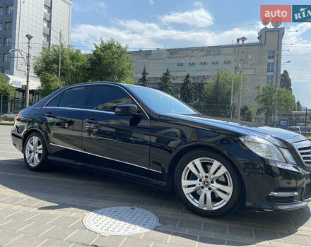 Черный Мерседес Е-Класс, объемом двигателя 2.2 л и пробегом 235 тыс. км за 16400 $, фото 11 на Automoto.ua