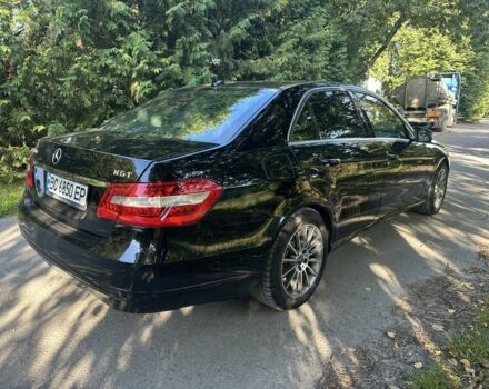 Черный Мерседес Е-Класс, объемом двигателя 1.8 л и пробегом 293 тыс. км за 9999 $, фото 2 на Automoto.ua