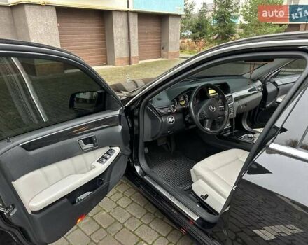 Черный Мерседес Е-Класс, объемом двигателя 2.2 л и пробегом 278 тыс. км за 12999 $, фото 26 на Automoto.ua