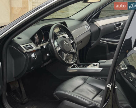 Чорний Мерседес Е-Клас, об'ємом двигуна 2 л та пробігом 329 тис. км за 13600 $, фото 15 на Automoto.ua