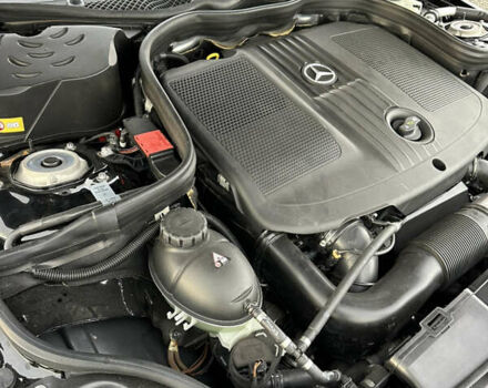 Черный Мерседес Е-Класс, объемом двигателя 2.2 л и пробегом 48 тыс. км за 23999 $, фото 48 на Automoto.ua