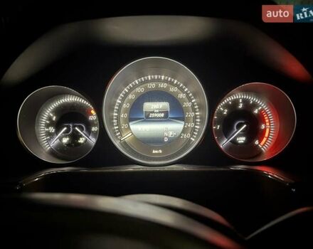 Черный Мерседес Е-Класс, объемом двигателя 2.14 л и пробегом 259 тыс. км за 13700 $, фото 14 на Automoto.ua