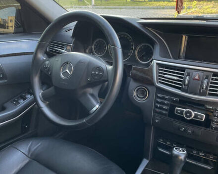 Чорний Мерседес Е-Клас, об'ємом двигуна 1.8 л та пробігом 365 тис. км за 11999 $, фото 8 на Automoto.ua