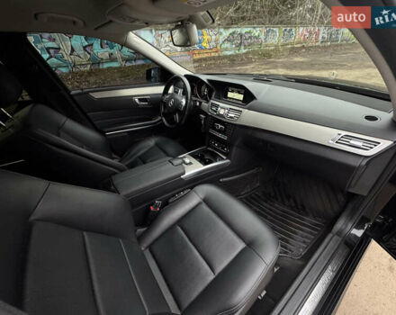 Чорний Мерседес Е-Клас, об'ємом двигуна 2 л та пробігом 329 тис. км за 13600 $, фото 21 на Automoto.ua