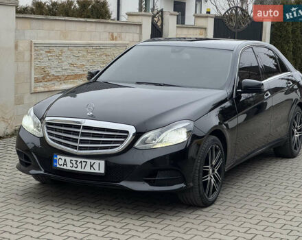 Чорний Мерседес Е-Клас, об'ємом двигуна 2 л та пробігом 329 тис. км за 13600 $, фото 1 на Automoto.ua
