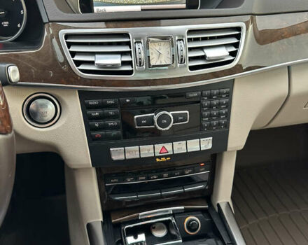 Черный Мерседес Е-Класс, объемом двигателя 2.2 л и пробегом 48 тыс. км за 23999 $, фото 43 на Automoto.ua