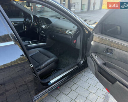 Черный Мерседес Е-Класс, объемом двигателя 2.1 л и пробегом 310 тыс. км за 17500 $, фото 19 на Automoto.ua