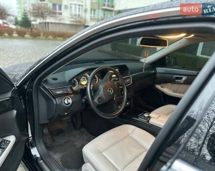 Черный Мерседес Е-Класс, объемом двигателя 2.2 л и пробегом 278 тыс. км за 12999 $, фото 12 на Automoto.ua