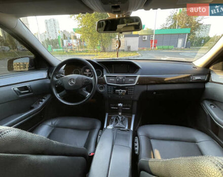 Чорний Мерседес Е-Клас, об'ємом двигуна 1.8 л та пробігом 365 тис. км за 11999 $, фото 10 на Automoto.ua