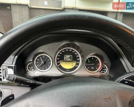 Черный Мерседес Е-Класс, объемом двигателя 2.2 л и пробегом 278 тыс. км за 12999 $, фото 24 на Automoto.ua