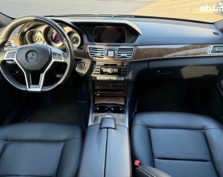 Черный Мерседес Е-Класс, объемом двигателя 3.5 л и пробегом 123 тыс. км за 21940 $, фото 15 на Automoto.ua