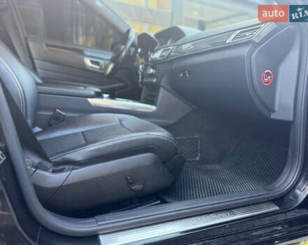 Черный Мерседес Е-Класс, объемом двигателя 2.1 л и пробегом 310 тыс. км за 17500 $, фото 17 на Automoto.ua