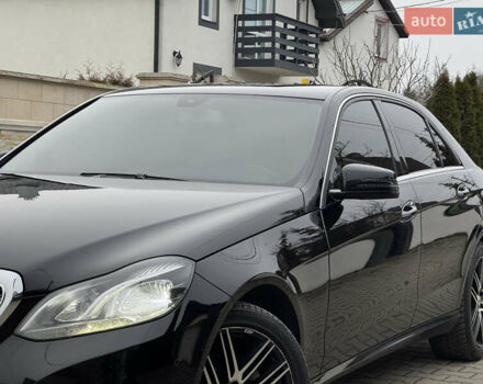 Чорний Мерседес Е-Клас, об'ємом двигуна 2 л та пробігом 329 тис. км за 13600 $, фото 11 на Automoto.ua