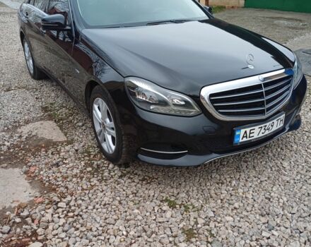 Черный Мерседес Е-Класс, объемом двигателя 2.1 л и пробегом 250 тыс. км за 13400 $, фото 2 на Automoto.ua