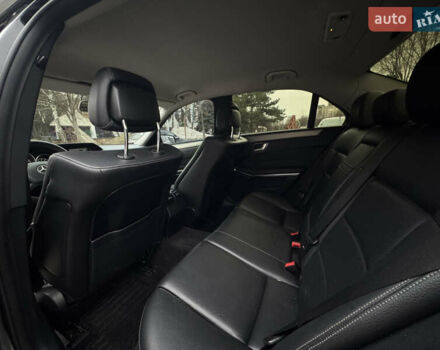 Чорний Мерседес Е-Клас, об'ємом двигуна 1.99 л та пробігом 329 тис. км за 13500 $, фото 12 на Automoto.ua